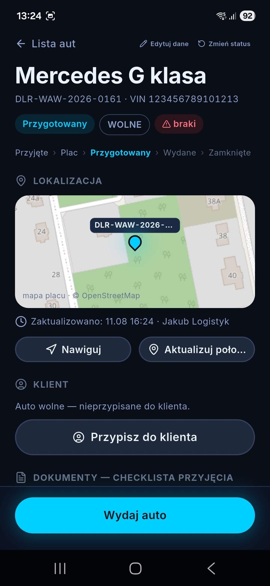 Statusy pojazdu i pasek postępu procesu w aplikacji FLOTT